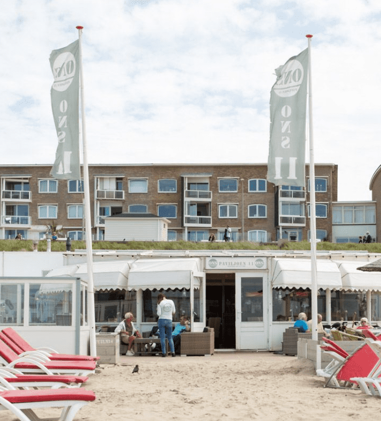 Strandpavillon ONS II Werbeflaggen, Zandvoort
